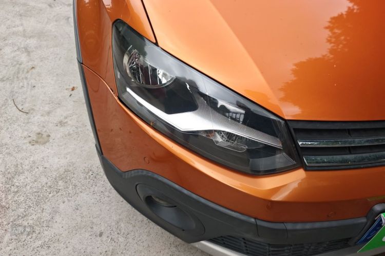Volkswagen Polo 2016 car image #8