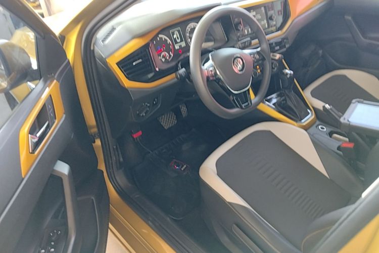 Volkswagen Polo 2021 car image #16