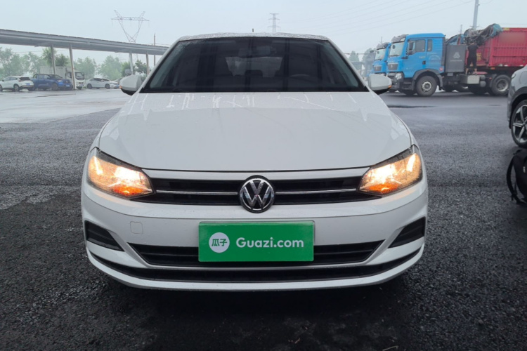 Volkswagen Polo 2020 car image #3