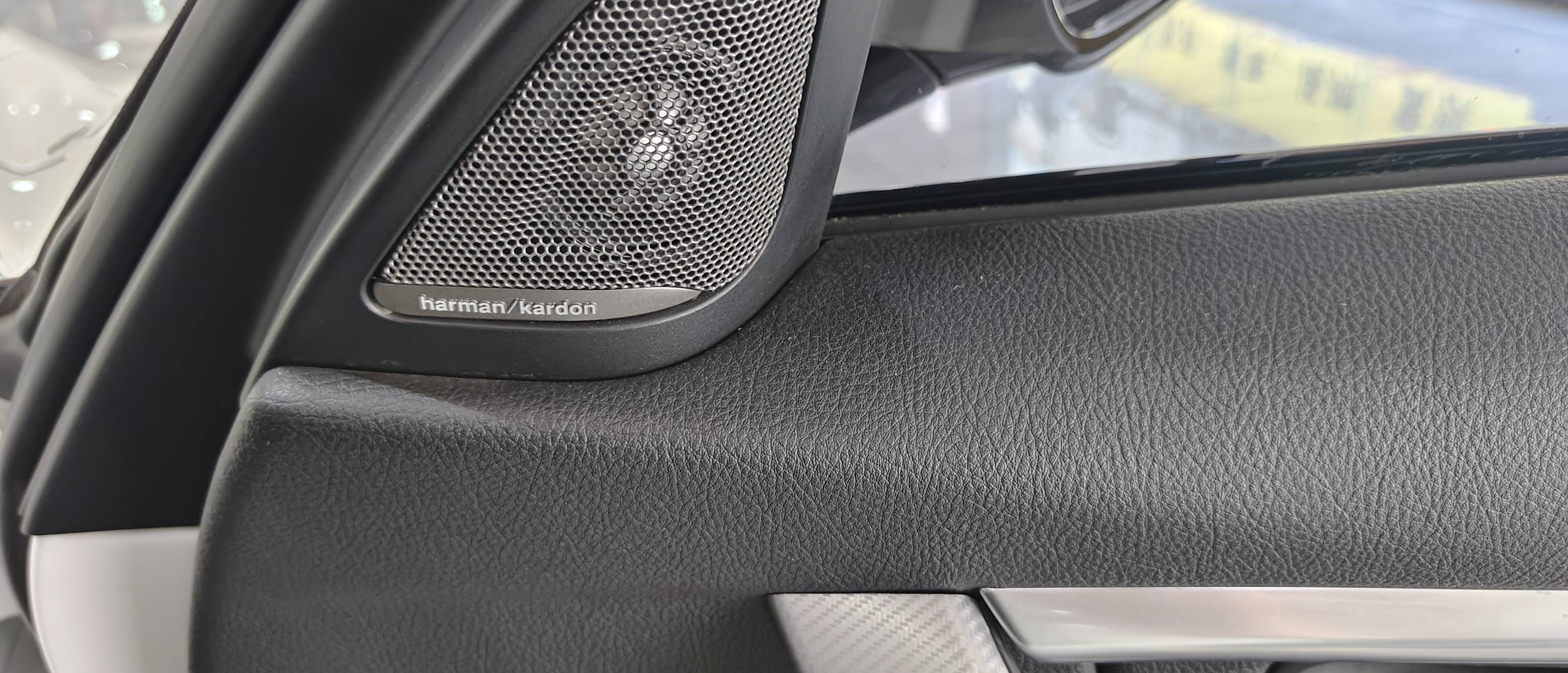 BMW 3 Series 2019 #5 BMW 3 Series 2019 car image #5