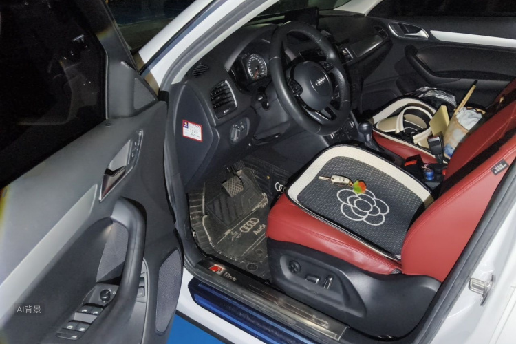Audi Q3 2018 car image #18