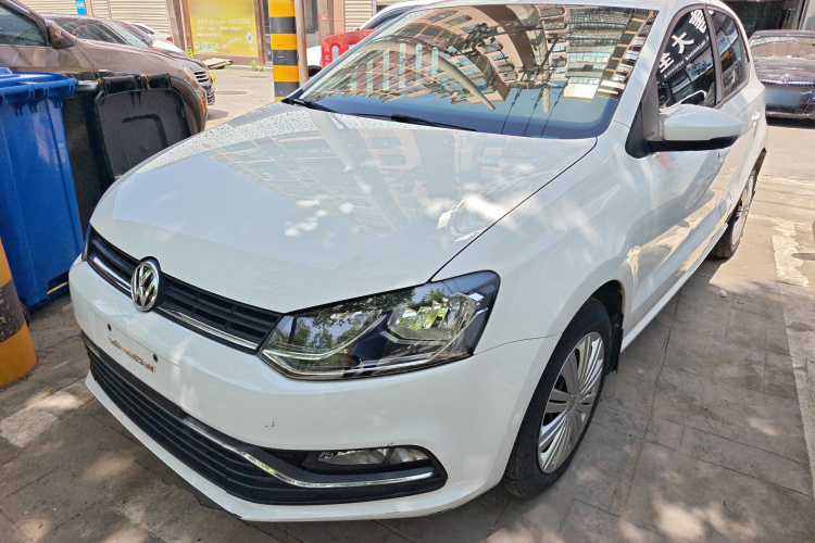 Volkswagen Polo 2017 car image #2