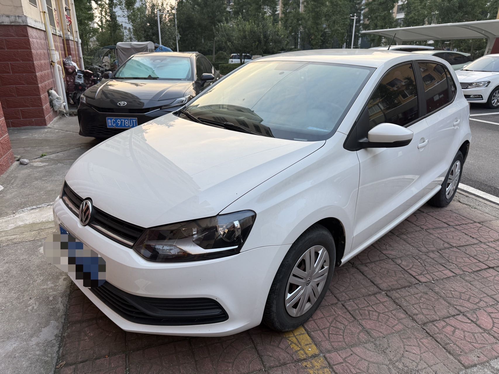 Volkswagen Polo 2018 car image 