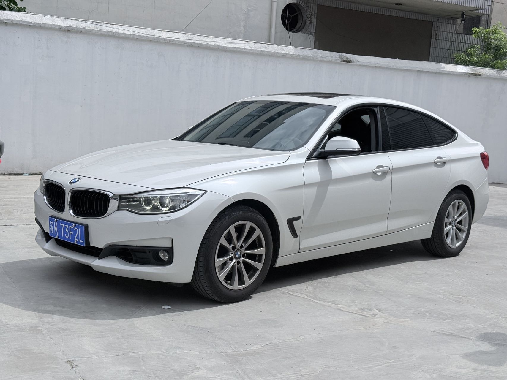 BMW 3 Series GT 2015 BMW 3 Series GT 2015 car image