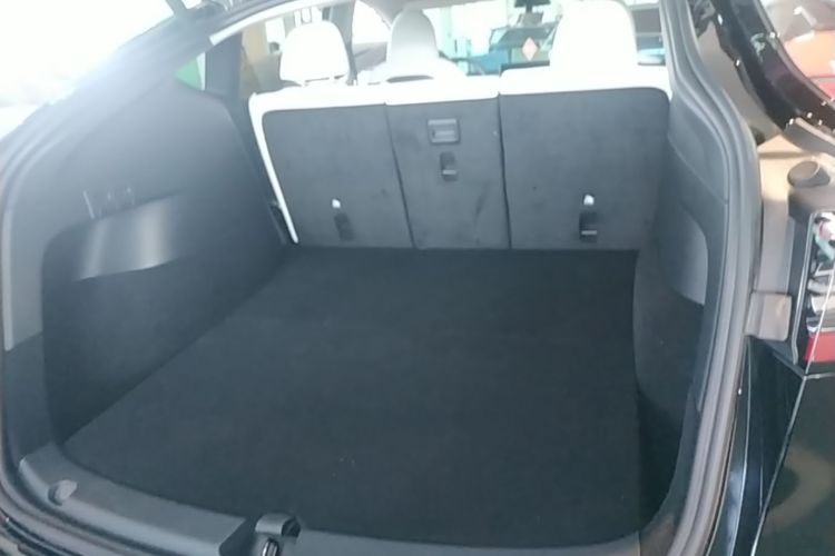 Tesla Model Y 2023 #19 Tesla Model Y 2023 car image #19