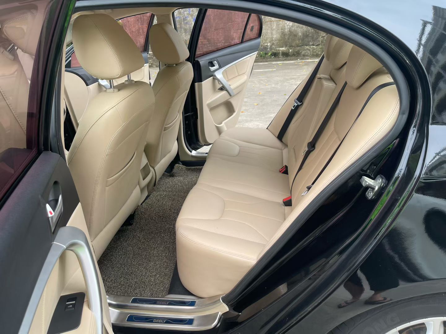 GEELY Emgrand 2017 car image #7