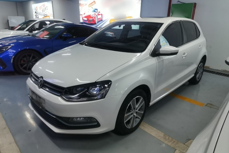 Volkswagen Polo 2017 car image #2
