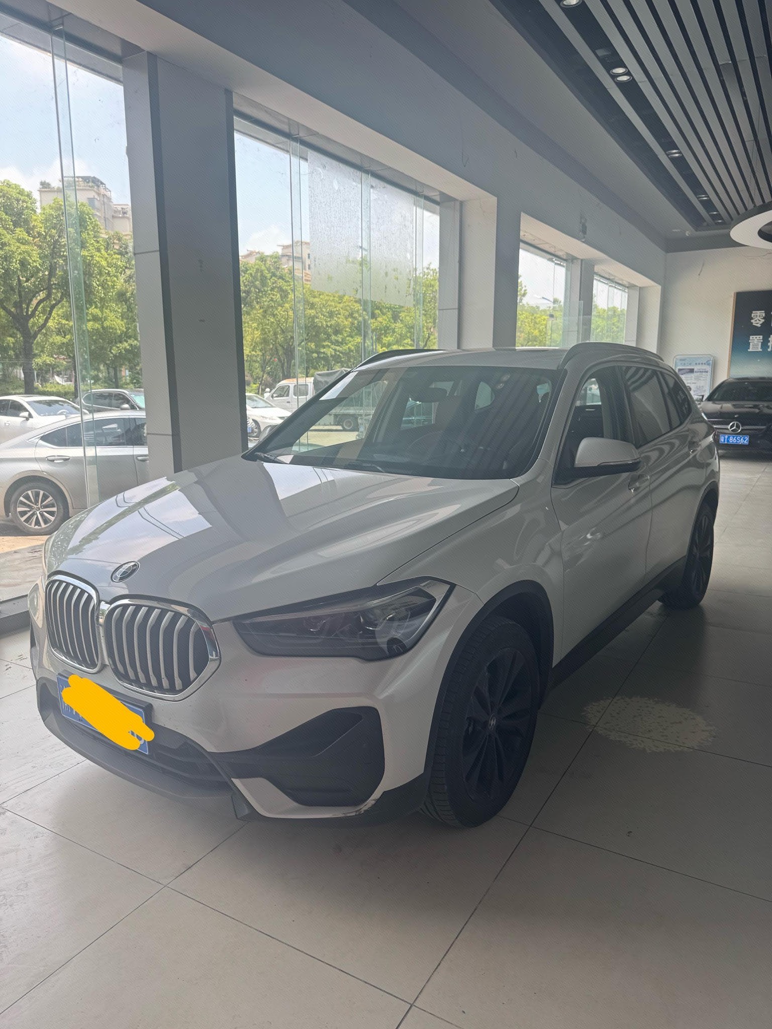 BMW X1 2020 BMW X1 2020 car image