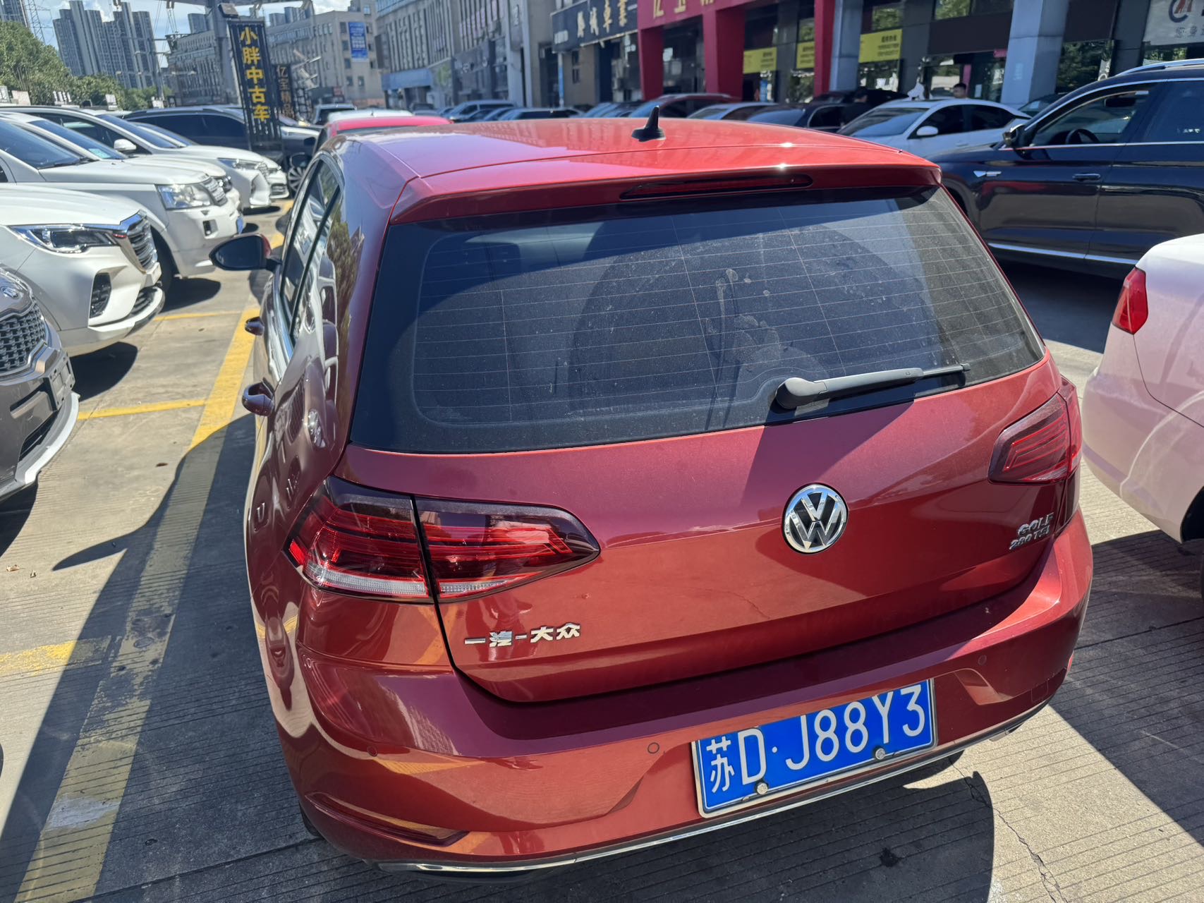 Volkswagen Golf 2020 car image #5