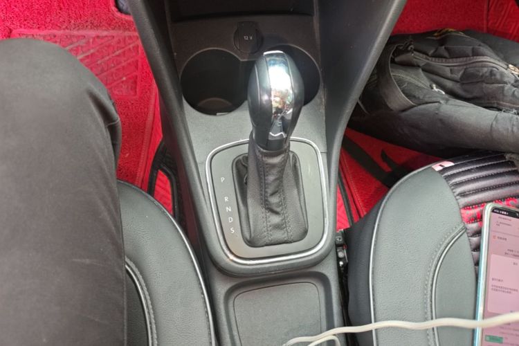 Volkswagen Polo 2018 car image #14