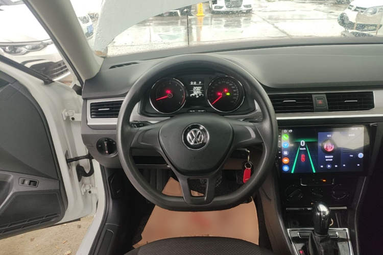 Volkswagen Bora 2022 car image #15