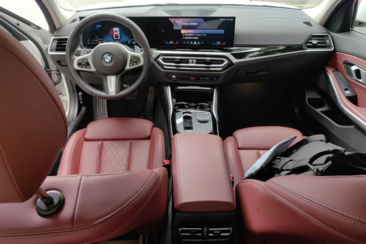 BMW 3 Series 2024 car image #10