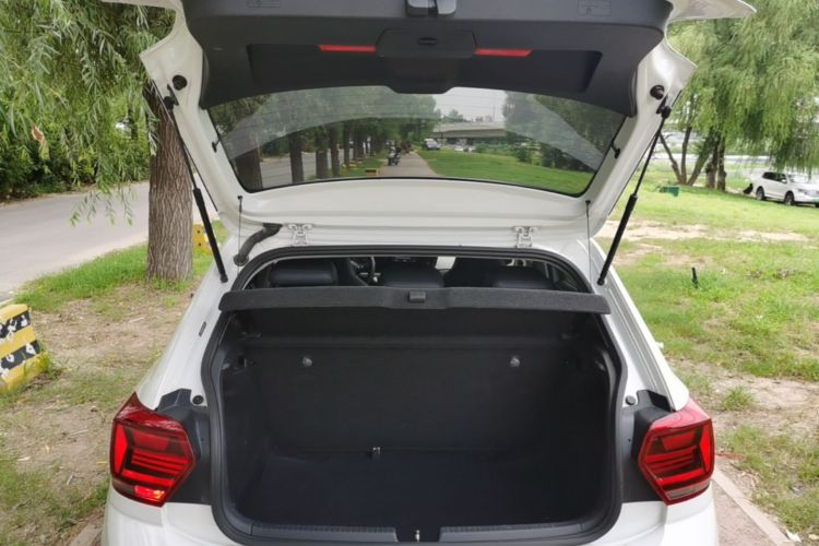 Volkswagen Polo 2023 car image #19