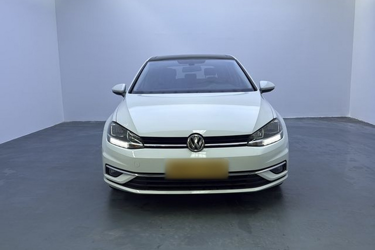 Volkswagen Golf 2020 car image #3