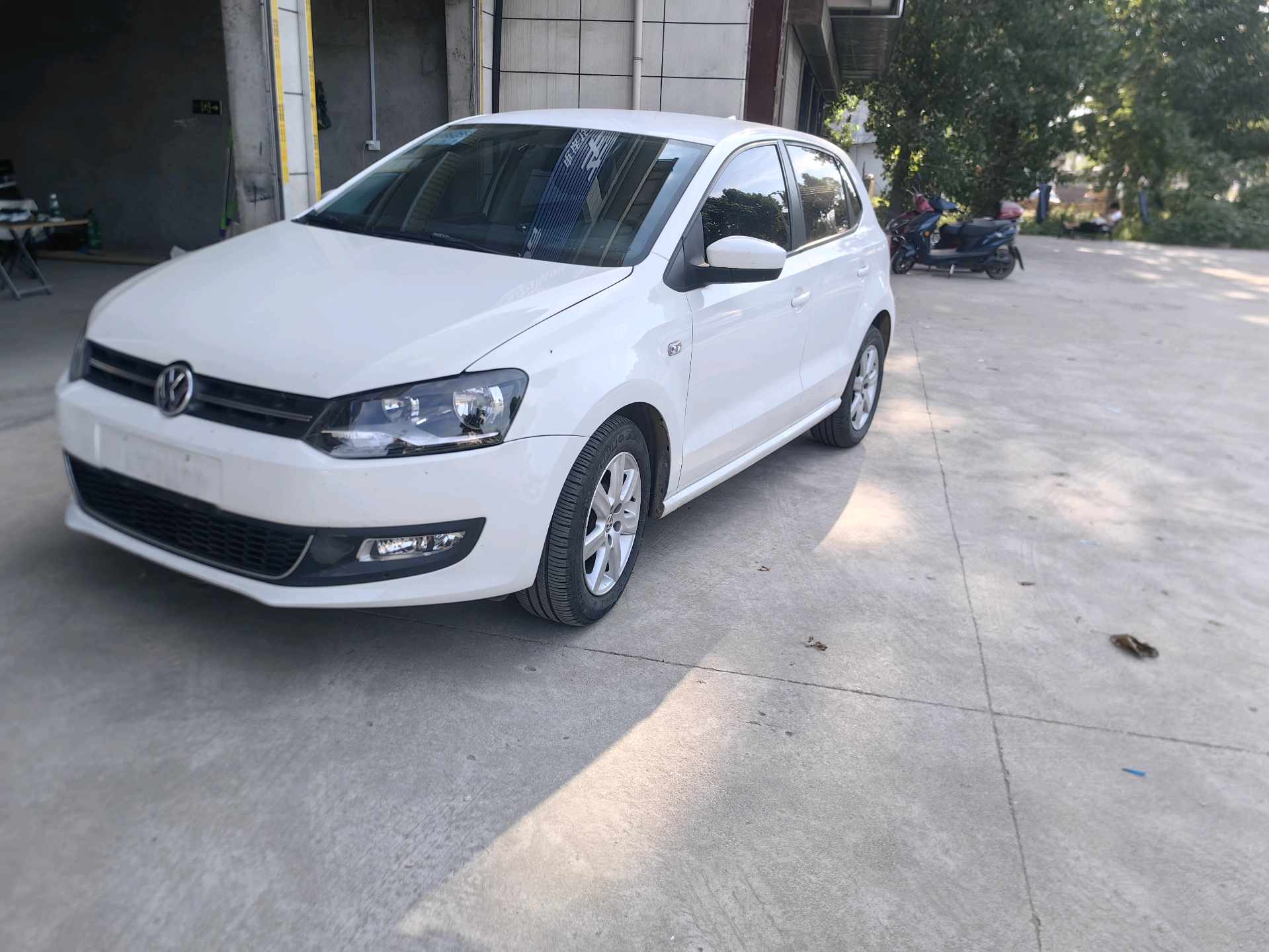 Volkswagen Polo 2013 Volkswagen Polo 2013 car image