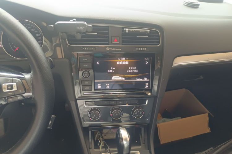 Volkswagen Golf 2019 #13 Volkswagen Golf 2019 car image #13