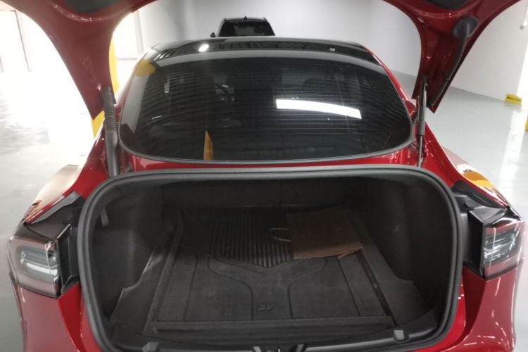 Tesla Model 3 2023 car image #19