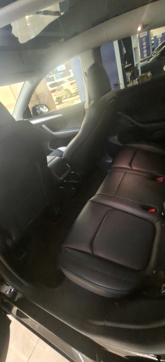 Tesla Model Y 2023 #4 Tesla Model Y 2023 car image #4