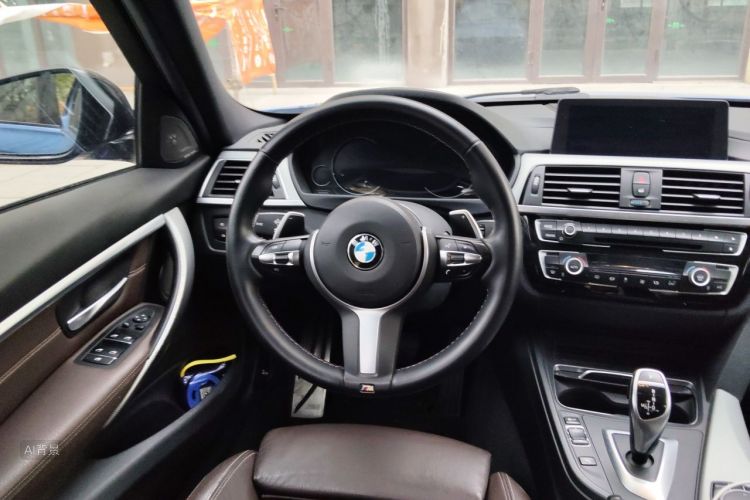 BMW 3 Series 2019 car image #12