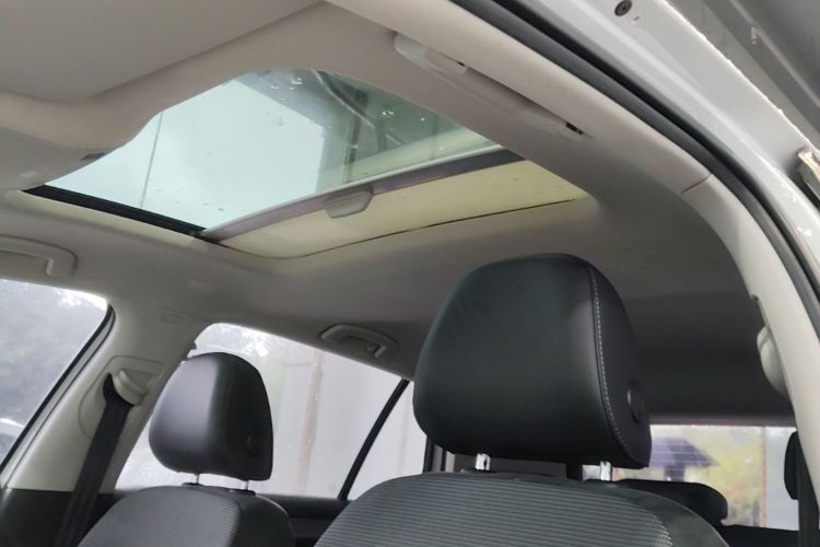 Volkswagen Golf 2018 car image #18