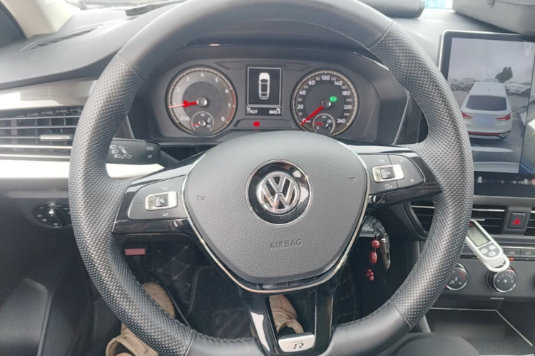 Volkswagen Lavida 2019 car image #15
