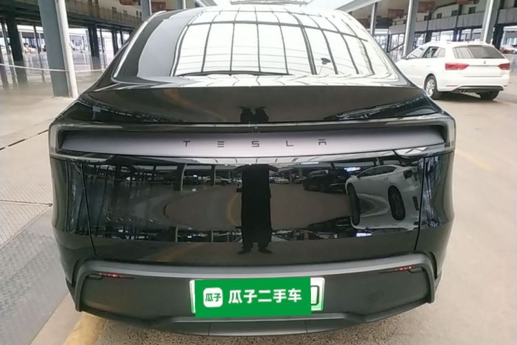 Tesla Model Y 2026 #6 Tesla Model Y 2026 immagine di auto #6