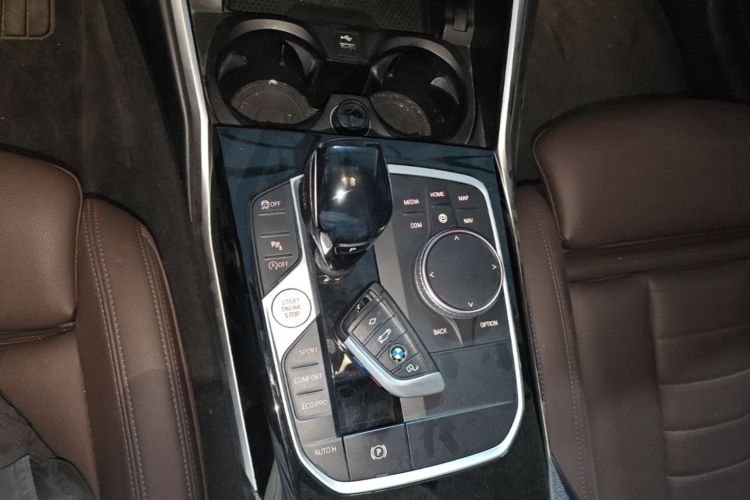 BMW 3 Series 2021 car image #14