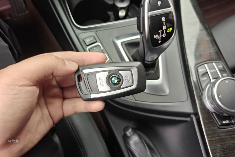 BMW 3 Series 2018 #10 BMW 3 Series 2018 car image #10