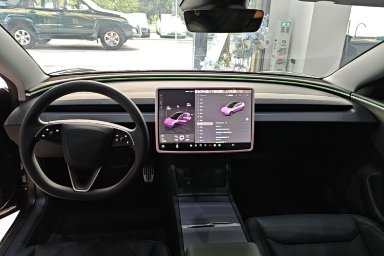 Tesla Model 3 2023 car image #10