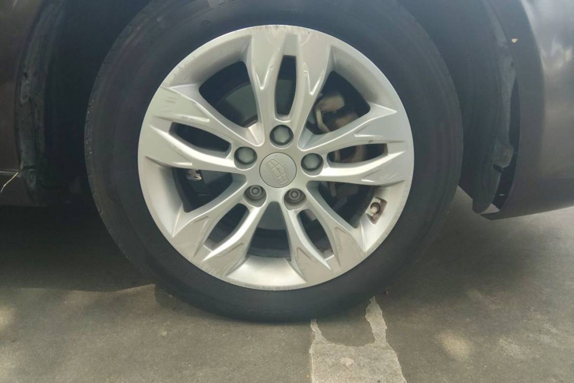 GEELY Emgrand 2015 car image #9