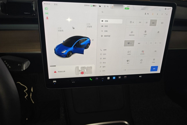 Tesla Model 3 2021 car image #17