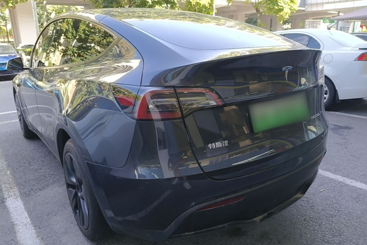 Tesla Model Y 2024 car image #5