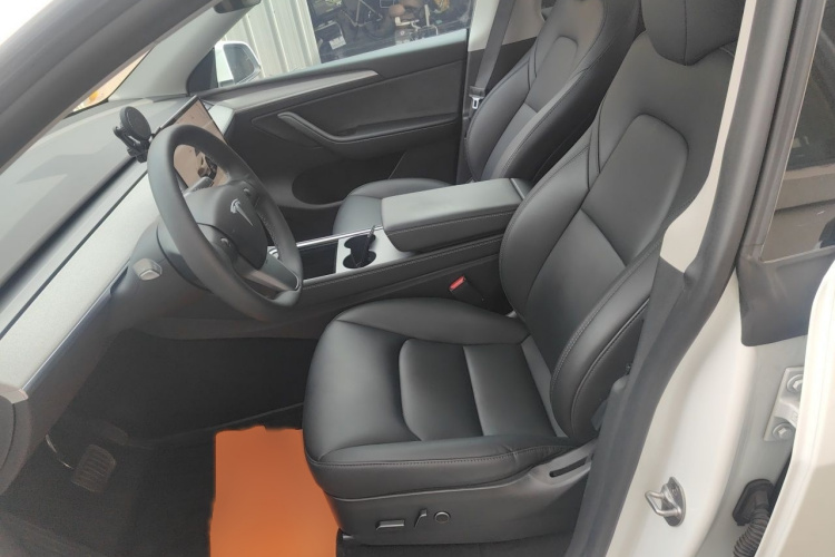 Tesla Model Y 2023 #17 Tesla Model Y 2023 car image #17