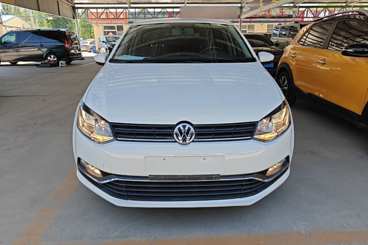 Volkswagen Polo 2017 car image #3