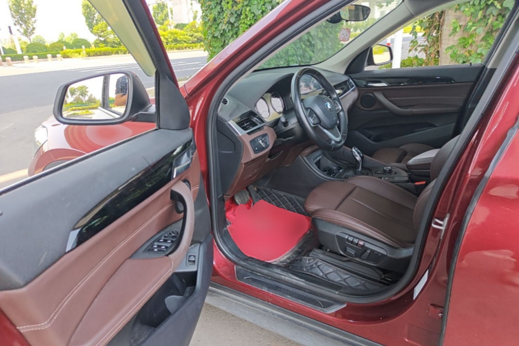 BMW X1 2020 car image #12