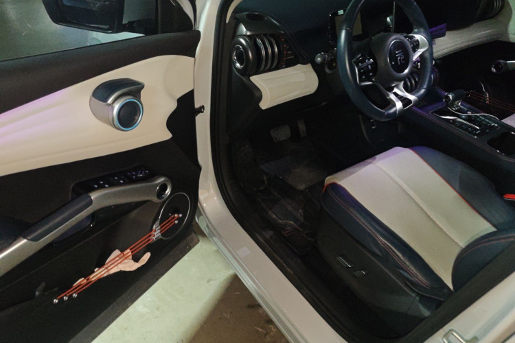 BYD Yuan Plus 2023 изображение автомобиля #13