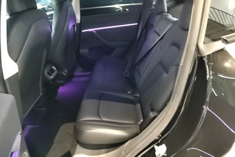 Tesla Model Y 2021 #17 Tesla Model Y 2021 car image #17