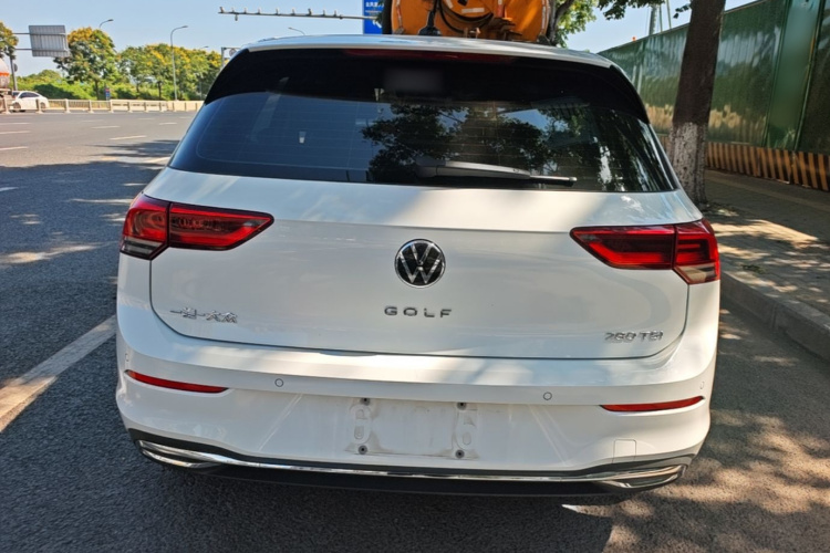 Volkswagen Golf 2022 car image #6