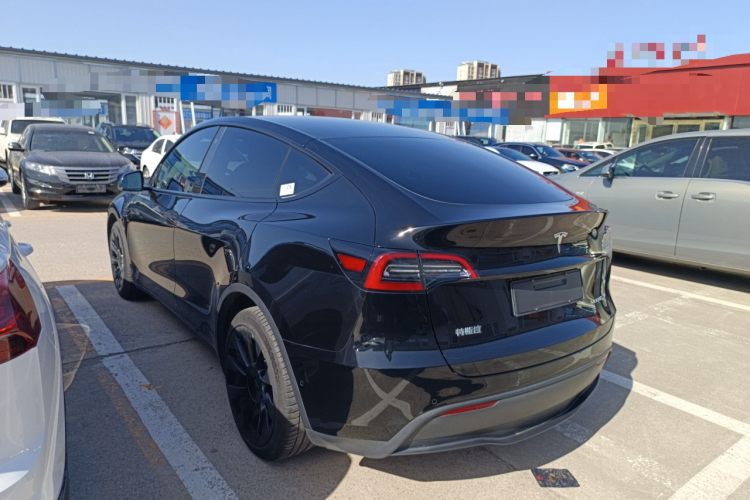 Tesla Model Y 2022 car image #5
