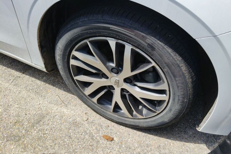 GEELY Emgrand 2023 car image #9