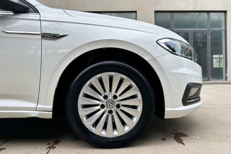 Volkswagen Lavida 2019 car image #8