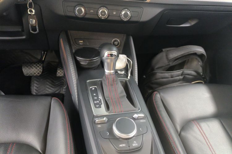 Audi Q2L 2023 imagem de carro #14