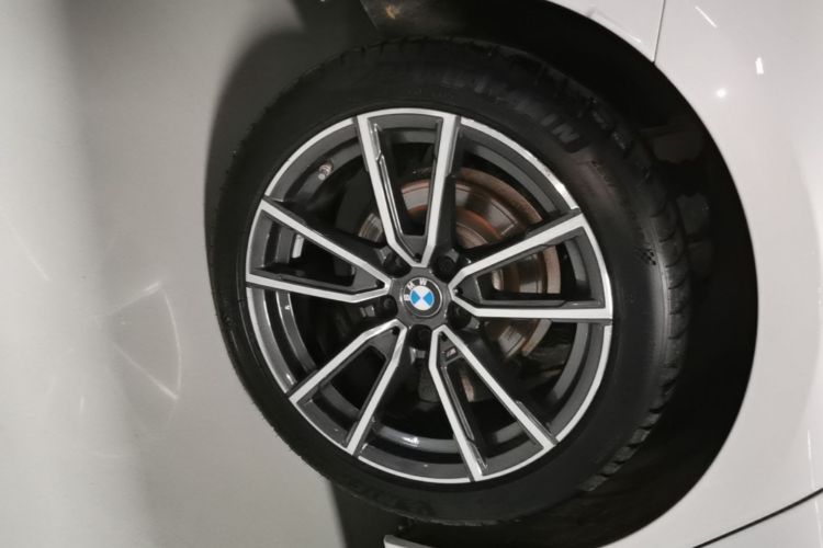 BMW 3 Series 2024 car image #10
