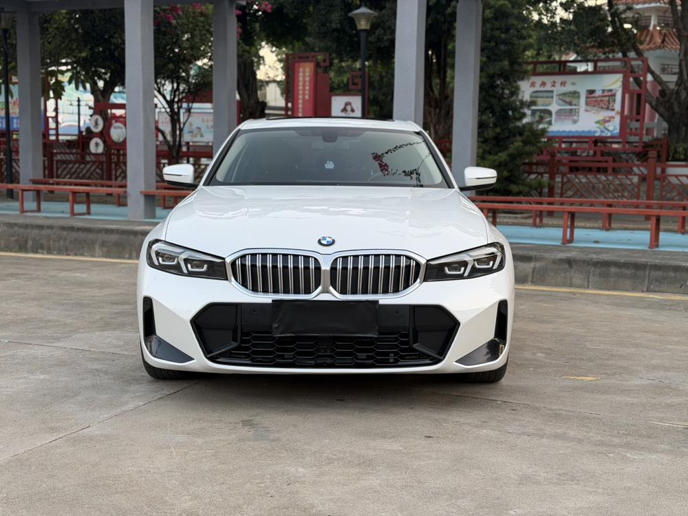 BMW 3 Series 2023 صورة سيارة #2
