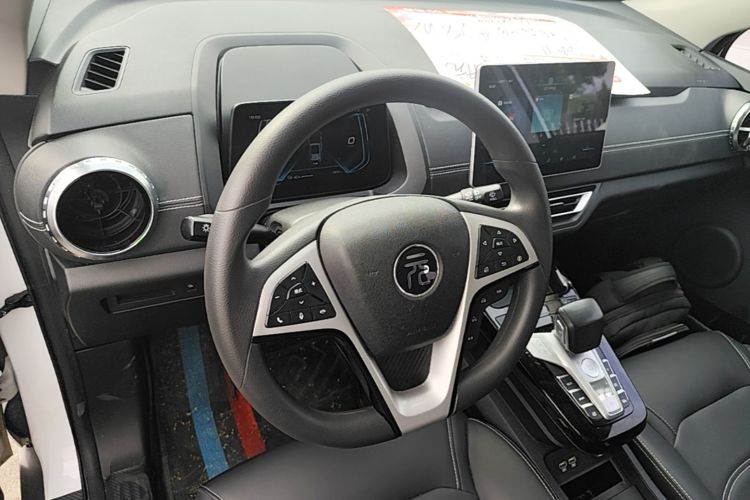 BYD Yuan New Energy 2020 car image #11