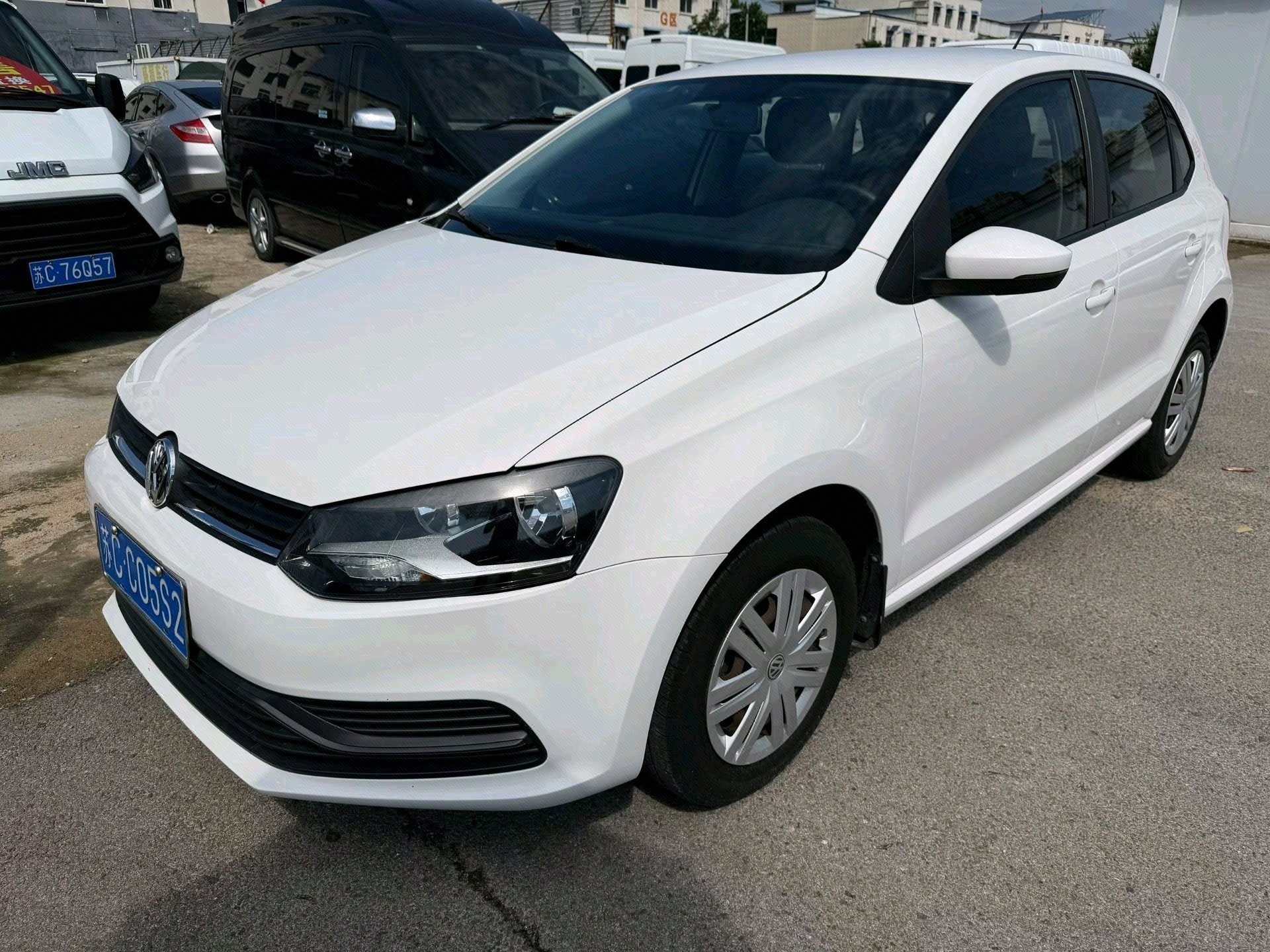 Volkswagen Polo 2017 car image 