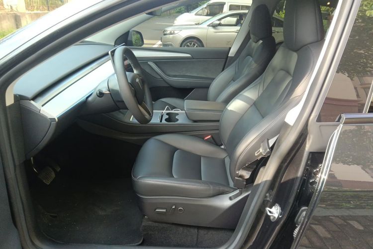Tesla Model Y 2024 #15 Tesla Model Y 2024 car image #15
