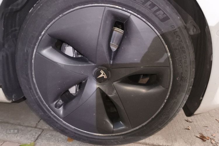 Tesla Model 3 2020 car image #9