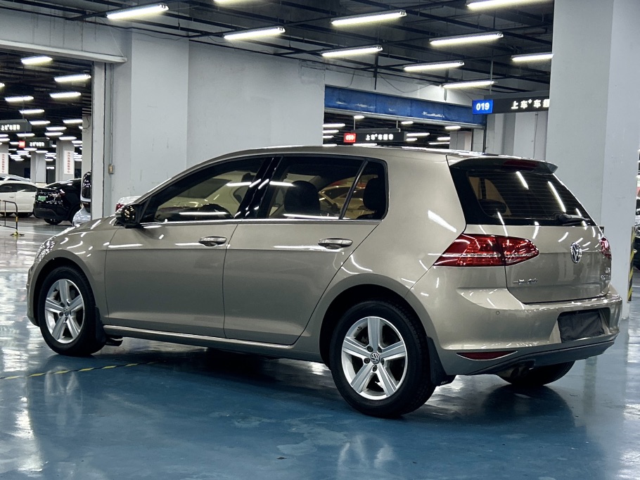 Volkswagen Golf 2014 car image #4