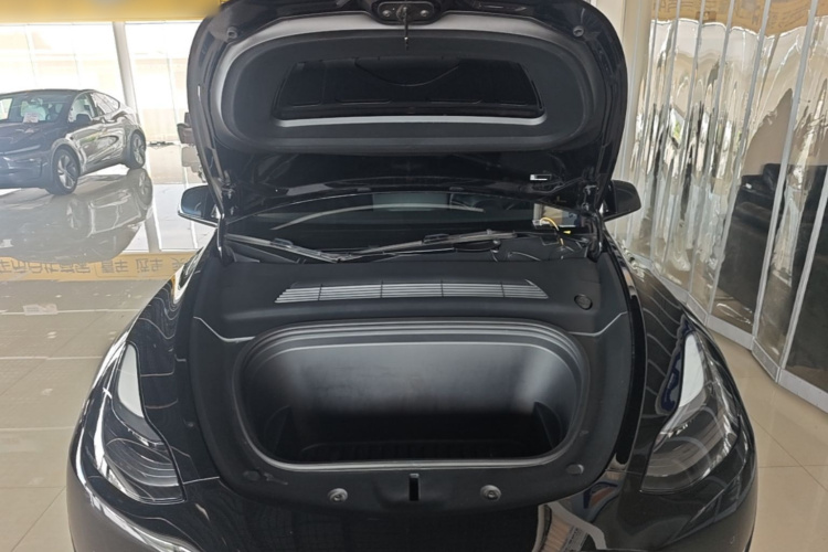 Tesla Model Y 2021 #20 Tesla Model Y 2021 car image #20